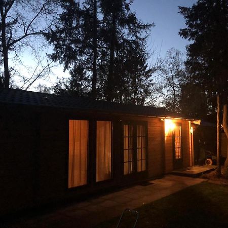 3 Slaapkamer Blokhut Met Opgemaakte Bedden Putten Exterior foto
