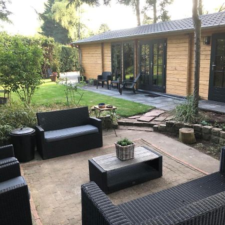 3 Slaapkamer Blokhut Met Opgemaakte Bedden Putten Exterior foto