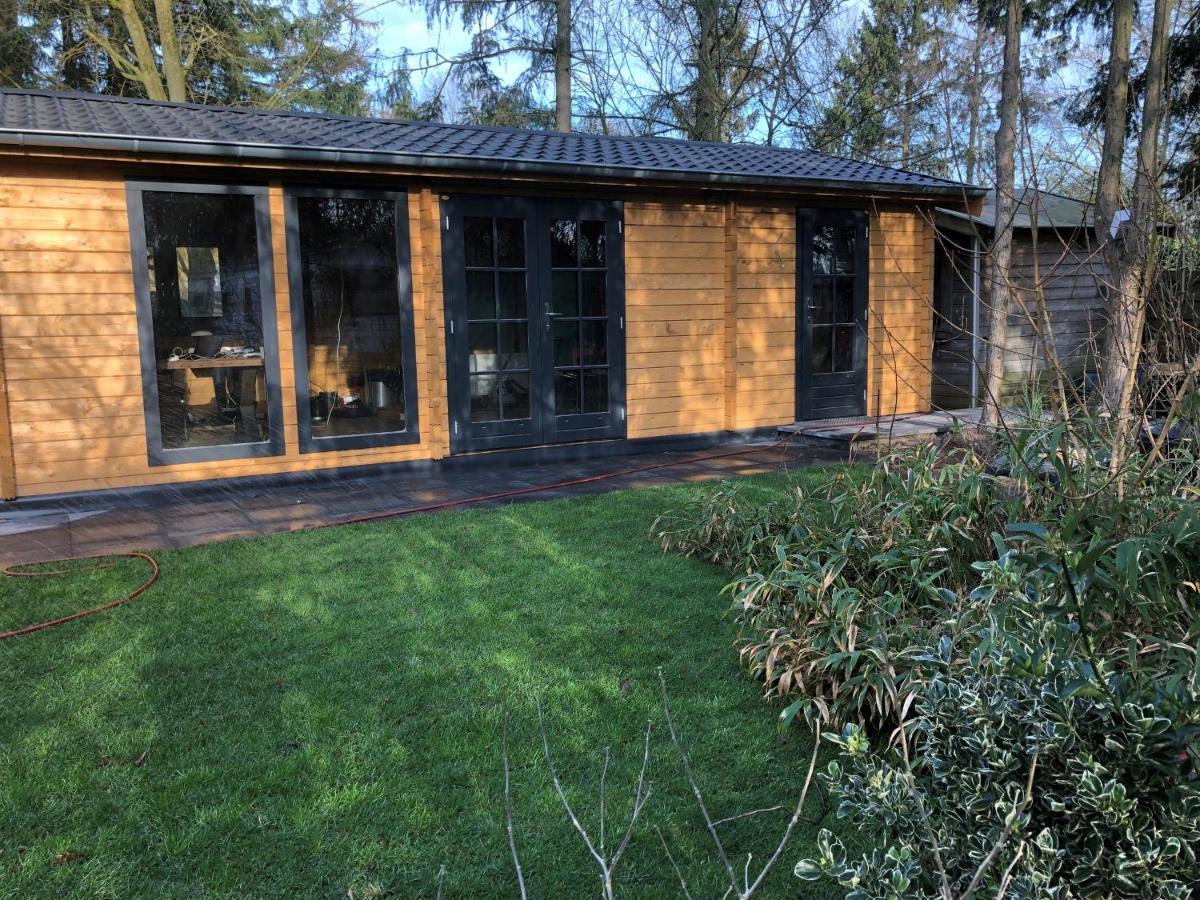 3 Slaapkamer Blokhut Met Opgemaakte Bedden Putten Exterior foto