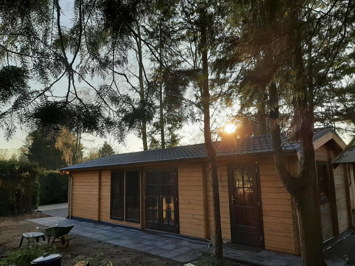 3 Slaapkamer Blokhut Met Opgemaakte Bedden Putten Exterior foto